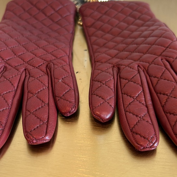 Bergdorf Goodman- Genuine Leather & 100% Cashmere - Picture 4 of 9